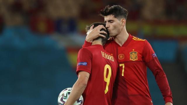 kaiyun 官网-梁宏业：恩里克换下前锋求进球，真是活久见